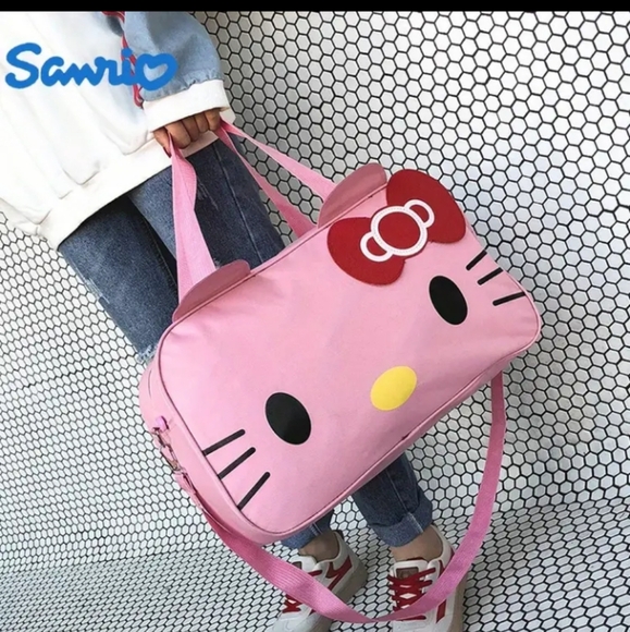 NEW Hello Kitty Waterproof Large Travel Bag w/extra Shoulder Strap - Picture 1 of 8